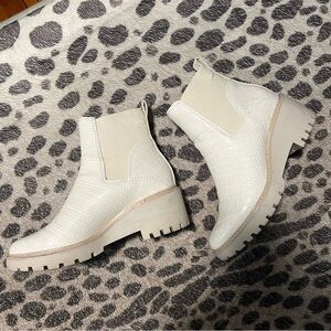Dolce Vita Wedge Booties 🤍